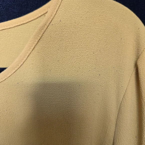 Cupio Womens Flowy Bell Sleeve Top Goldenrod XL - Picture 9 of 9